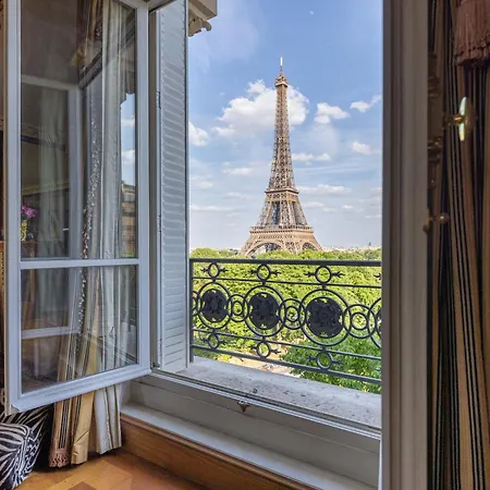 Tour Eiffel Luxury パリ