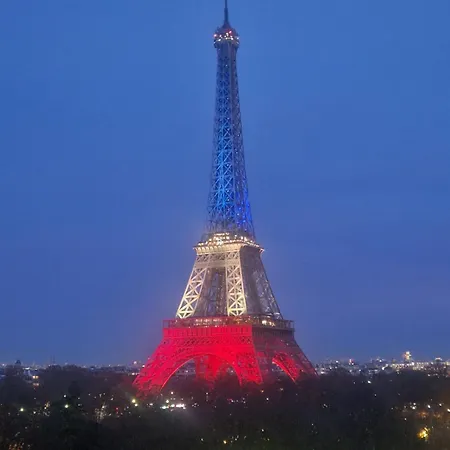 Tour Eiffel Luxury パリ